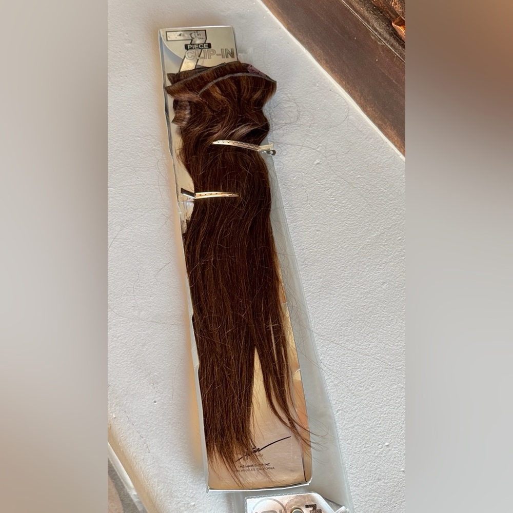7 piece Clip-In Hair Extension - Brown